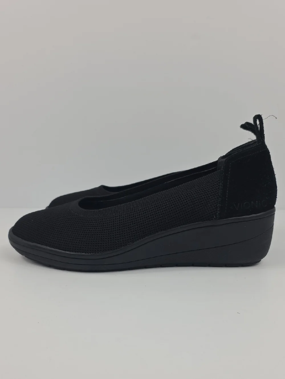Vionic Jacey Black Slip-on Wedge Women's Shoes Size 9.5